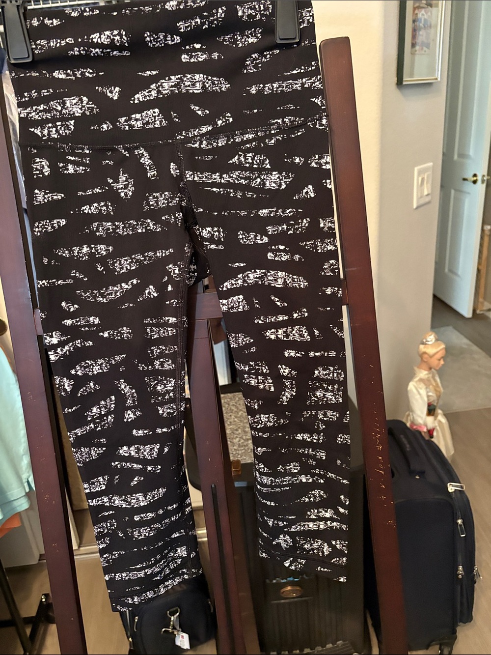 Black & White Abstract Print Leggings